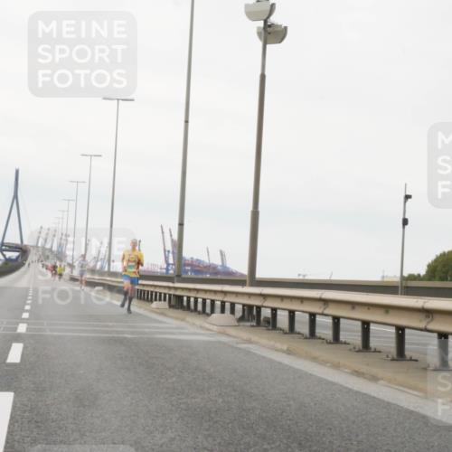 03.10.2025 - Köhlbrandbrückenlauf Matties Gatica Varas http://msf.ph/oto/9174193 03.10.2025 15:38:48 Position 3  meine-sportfotos.de