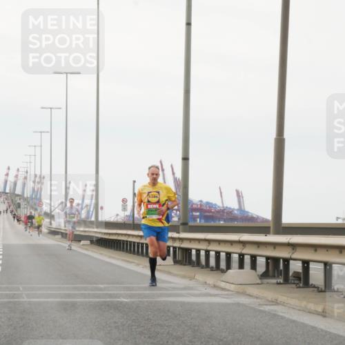 03.10.2025 - Köhlbrandbrückenlauf Matties Gatica Varas http://msf.ph/oto/9174197 03.10.2025 15:38:50 Position 3  meine-sportfotos.de