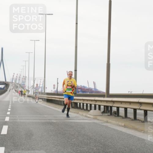 03.10.2025 - Köhlbrandbrückenlauf Matties Gatica Varas http://msf.ph/oto/9174198 03.10.2025 15:38:51 Position 3  meine-sportfotos.de