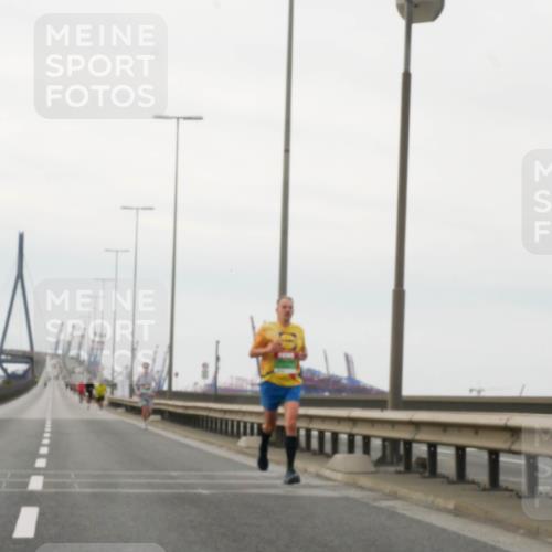 03.10.2025 - Köhlbrandbrückenlauf Matties Gatica Varas http://msf.ph/oto/9174199 03.10.2025 15:38:51 Position 3  meine-sportfotos.de