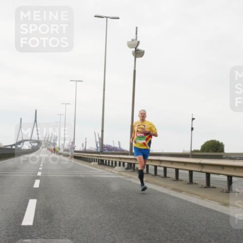 03.10.2025 - Köhlbrandbrückenlauf Matties Gatica Varas http://msf.ph/oto/9174203 03.10.2025 15:38:53 Position 3  meine-sportfotos.de