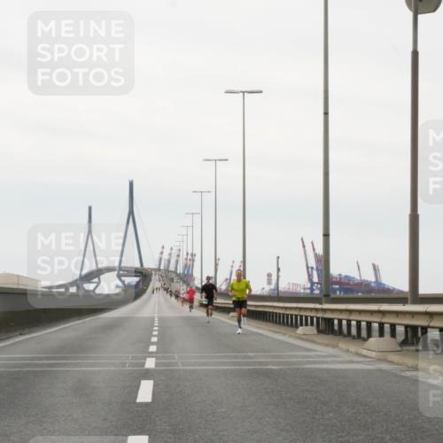 03.10.2025 - Köhlbrandbrückenlauf Matties Gatica Varas http://msf.ph/oto/9174214 03.10.2025 15:39:04 Position 3  meine-sportfotos.de