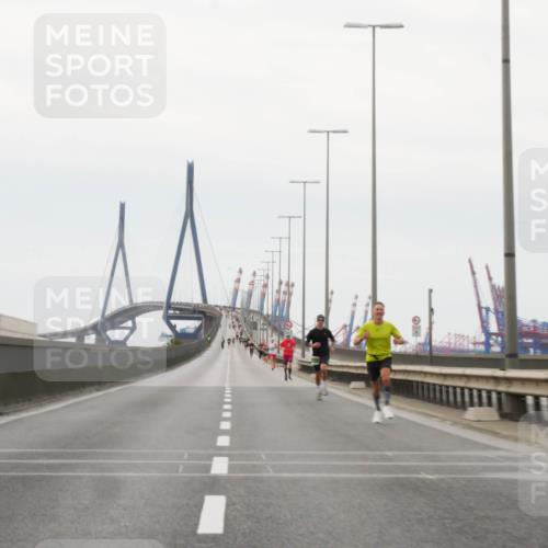 03.10.2025 - Köhlbrandbrückenlauf Matties Gatica Varas http://msf.ph/oto/9174216 03.10.2025 15:39:05 Position 3  meine-sportfotos.de