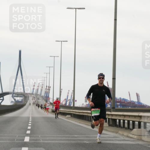03.10.2025 - Köhlbrandbrückenlauf Matties Gatica Varas http://msf.ph/oto/9174229 03.10.2025 15:39:12 Position 3 7118 meine-sportfotos.de