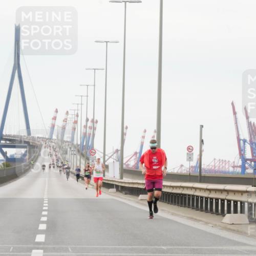 03.10.2025 - Köhlbrandbrückenlauf Matties Gatica Varas http://msf.ph/oto/9174236 03.10.2025 15:39:17 Position 3 12, 1 meine-sportfotos.de
