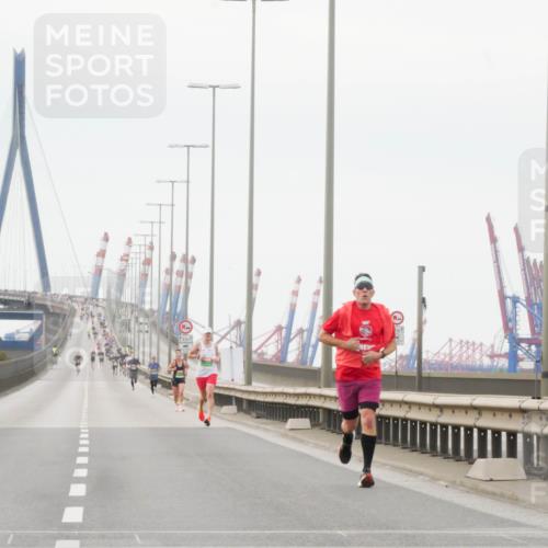 03.10.2025 - Köhlbrandbrückenlauf Matties Gatica Varas http://msf.ph/oto/9174239 03.10.2025 15:39:19 Position 3 2 meine-sportfotos.de