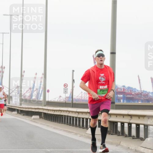 03.10.2025 - Köhlbrandbrückenlauf Matties Gatica Varas http://msf.ph/oto/9174245 03.10.2025 15:39:22 Position 3 121, 9602 meine-sportfotos.de