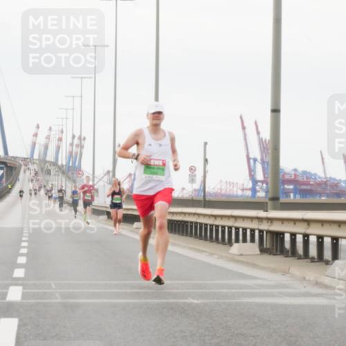 03.10.2025 - Köhlbrandbrückenlauf Matties Gatica Varas http://msf.ph/oto/9174253 03.10.2025 15:39:30 Position 3  meine-sportfotos.de