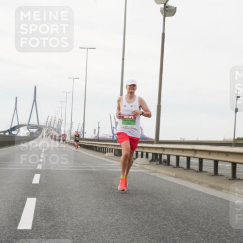 03.10.2025 - Köhlbrandbrückenlauf Matties Gatica Varas http://msf.ph/oto/9174258 03.10.2025 15:39:33 Position 3 7054 meine-sportfotos.de
