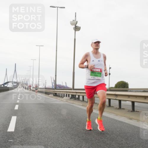 03.10.2025 - Köhlbrandbrückenlauf Matties Gatica Varas http://msf.ph/oto/9174260 03.10.2025 15:39:33 Position 3 7064 meine-sportfotos.de