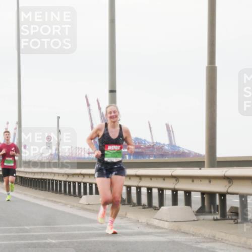 03.10.2025 - Köhlbrandbrückenlauf Matties Gatica Varas http://msf.ph/oto/9174265 03.10.2025 15:39:39 Position 3  meine-sportfotos.de