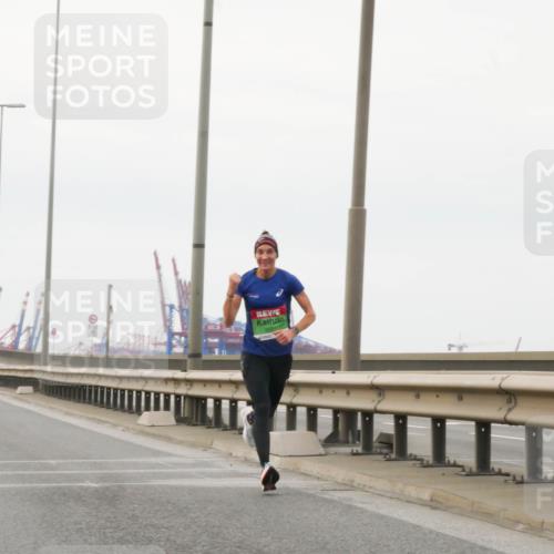 03.10.2025 - Köhlbrandbrückenlauf Matties Gatica Varas http://msf.ph/oto/9174271 03.10.2025 15:39:51 Position 3  meine-sportfotos.de