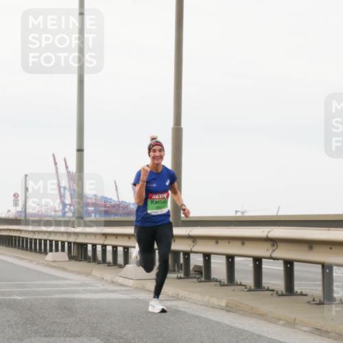 03.10.2025 - Köhlbrandbrückenlauf Matties Gatica Varas http://msf.ph/oto/9174272 03.10.2025 15:39:51 Position 3  meine-sportfotos.de