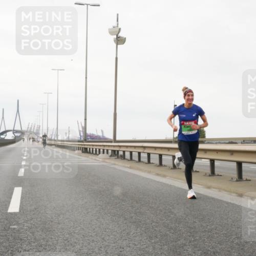 03.10.2025 - Köhlbrandbrückenlauf Matties Gatica Varas http://msf.ph/oto/9174276 03.10.2025 15:39:53 Position 3  meine-sportfotos.de