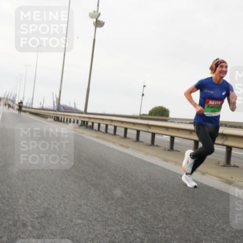 03.10.2025 - Köhlbrandbrückenlauf Matties Gatica Varas http://msf.ph/oto/9174277 03.10.2025 15:39:53 Position 3  meine-sportfotos.de