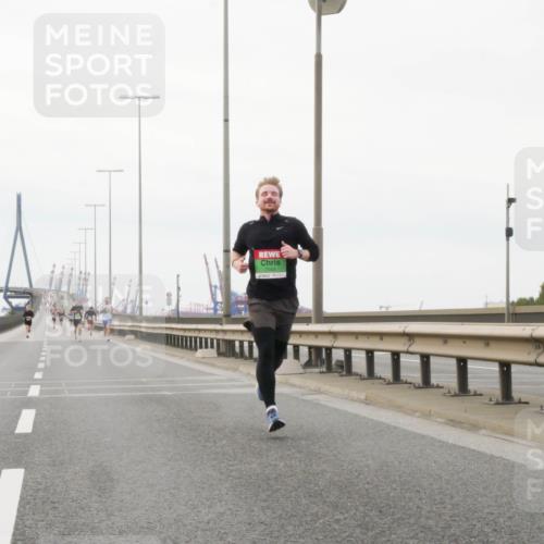 03.10.2025 - Köhlbrandbrückenlauf Matties Gatica Varas http://msf.ph/oto/9174278 03.10.2025 15:40:03 Position 3 7143 meine-sportfotos.de