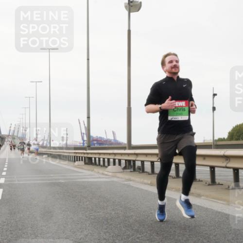 03.10.2025 - Köhlbrandbrückenlauf Matties Gatica Varas http://msf.ph/oto/9174280 03.10.2025 15:40:04 Position 3 7143 meine-sportfotos.de