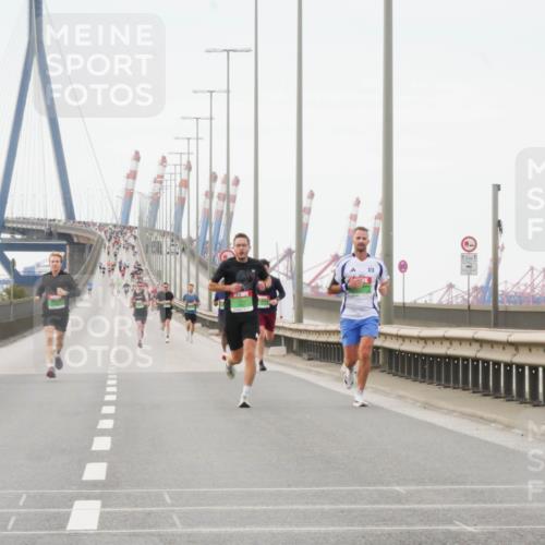 03.10.2025 - Köhlbrandbrückenlauf Matties Gatica Varas http://msf.ph/oto/9174282 03.10.2025 15:40:08 Position 3 12, 1 meine-sportfotos.de