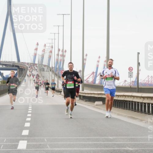 03.10.2025 - Köhlbrandbrückenlauf Matties Gatica Varas http://msf.ph/oto/9174285 03.10.2025 15:40:10 Position 3  meine-sportfotos.de