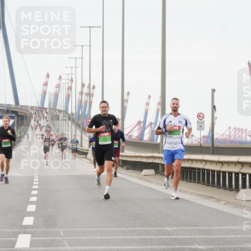 03.10.2025 - Köhlbrandbrückenlauf Matties Gatica Varas http://msf.ph/oto/9174286 03.10.2025 15:40:10 Position 3  meine-sportfotos.de