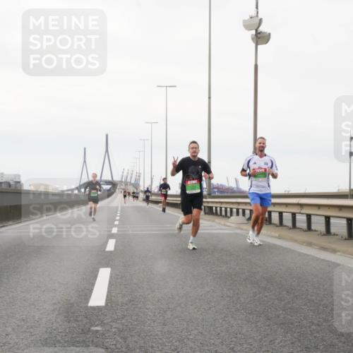 03.10.2025 - Köhlbrandbrückenlauf Matties Gatica Varas http://msf.ph/oto/9174294 03.10.2025 15:40:16 Position 3  meine-sportfotos.de