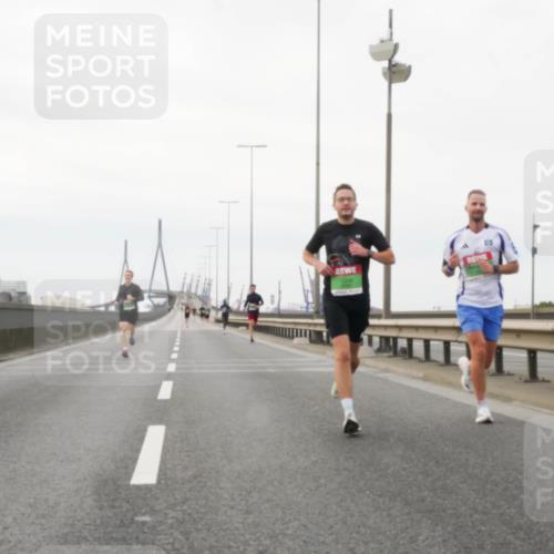 03.10.2025 - Köhlbrandbrückenlauf Matties Gatica Varas http://msf.ph/oto/9174296 03.10.2025 15:40:17 Position 3  meine-sportfotos.de