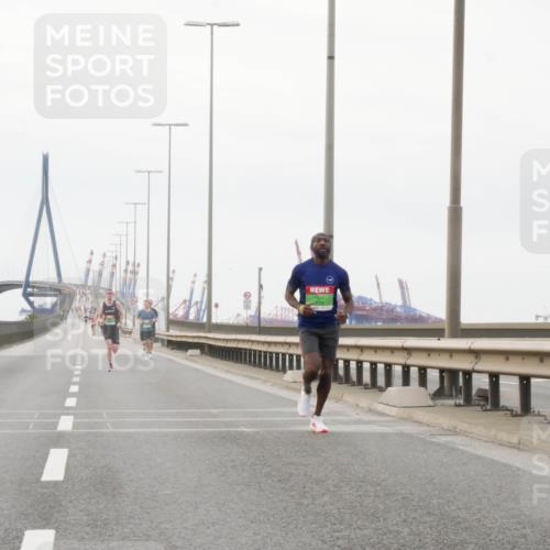 03.10.2025 - Köhlbrandbrückenlauf Matties Gatica Varas http://msf.ph/oto/9174301 03.10.2025 15:40:27 Position 3  meine-sportfotos.de