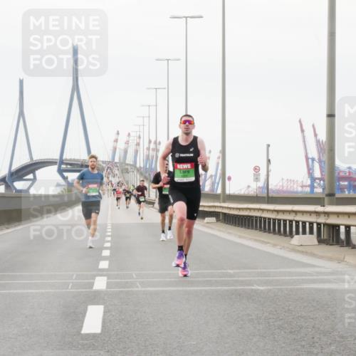 03.10.2025 - Köhlbrandbrückenlauf Matties Gatica Varas http://msf.ph/oto/9174307 03.10.2025 15:40:33 Position 3 3 meine-sportfotos.de