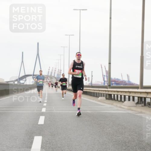 03.10.2025 - Köhlbrandbrückenlauf Matties Gatica Varas http://msf.ph/oto/9174310 03.10.2025 15:40:34 Position 3  meine-sportfotos.de