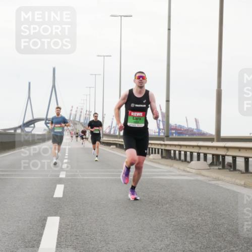 03.10.2025 - Köhlbrandbrückenlauf Matties Gatica Varas http://msf.ph/oto/9174312 03.10.2025 15:40:35 Position 3 28, 9058 meine-sportfotos.de