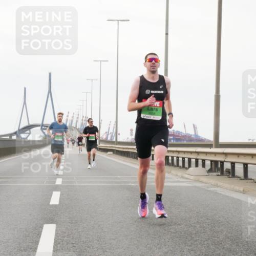 03.10.2025 - Köhlbrandbrückenlauf Matties Gatica Varas http://msf.ph/oto/9174313 03.10.2025 15:40:36 Position 3 9058 meine-sportfotos.de