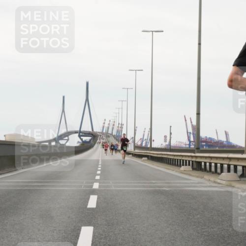 03.10.2025 - Köhlbrandbrückenlauf Matties Gatica Varas http://msf.ph/oto/9174326 03.10.2025 15:40:42 Position 3  meine-sportfotos.de