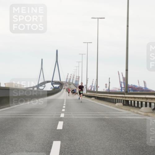 03.10.2025 - Köhlbrandbrückenlauf Matties Gatica Varas http://msf.ph/oto/9174327 03.10.2025 15:40:43 Position 3  meine-sportfotos.de
