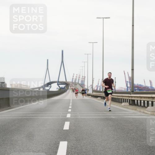 03.10.2025 - Köhlbrandbrückenlauf Matties Gatica Varas http://msf.ph/oto/9174329 03.10.2025 15:40:49 Position 3  meine-sportfotos.de
