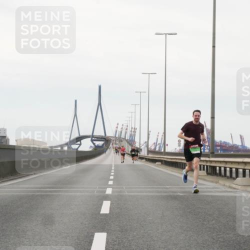 03.10.2025 - Köhlbrandbrückenlauf Matties Gatica Varas http://msf.ph/oto/9174332 03.10.2025 15:40:50 Position 3  meine-sportfotos.de