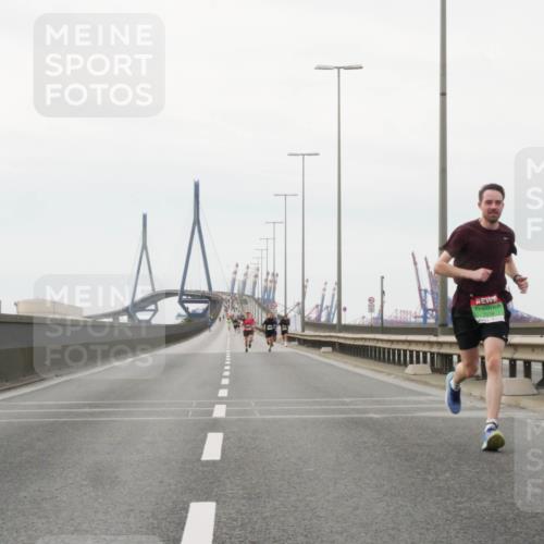 03.10.2025 - Köhlbrandbrückenlauf Matties Gatica Varas http://msf.ph/oto/9174335 03.10.2025 15:40:52 Position 3 7074 meine-sportfotos.de