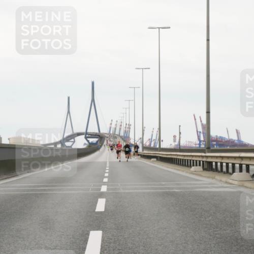 03.10.2025 - Köhlbrandbrückenlauf Matties Gatica Varas http://msf.ph/oto/9174338 03.10.2025 15:40:53 Position 3  meine-sportfotos.de