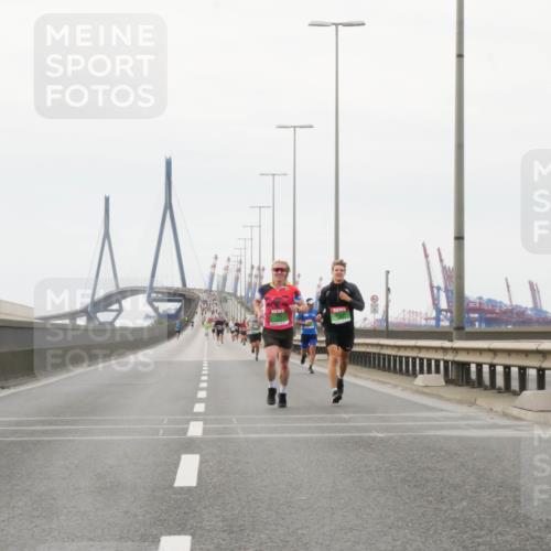 03.10.2025 - Köhlbrandbrückenlauf Matties Gatica Varas http://msf.ph/oto/9174346 03.10.2025 15:41:04 Position 3  meine-sportfotos.de