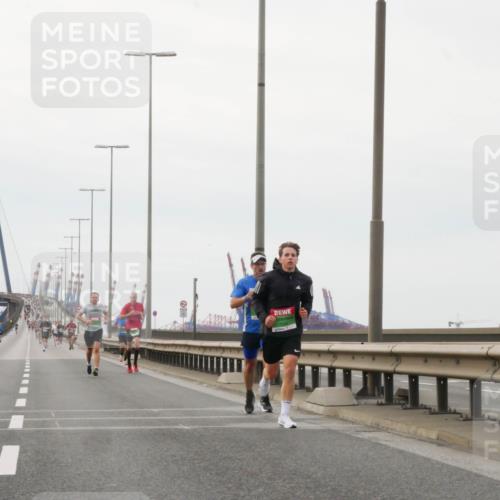 03.10.2025 - Köhlbrandbrückenlauf Matties Gatica Varas http://msf.ph/oto/9174355 03.10.2025 15:41:11 Position 3  meine-sportfotos.de
