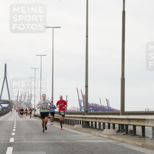 03.10.2025 - Köhlbrandbrückenlauf Matties Gatica Varas http://msf.ph/oto/9174362 03.10.2025 15:41:14 Position 3  meine-sportfotos.de