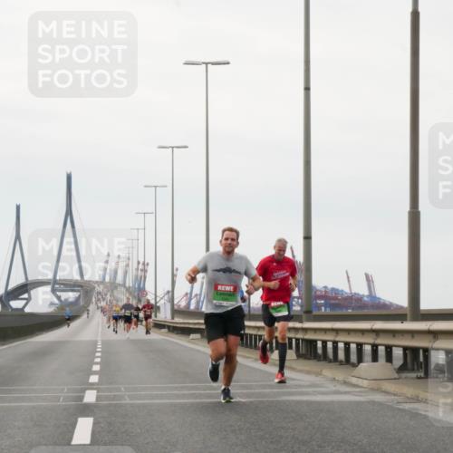 03.10.2025 - Köhlbrandbrückenlauf Matties Gatica Varas http://msf.ph/oto/9174367 03.10.2025 15:41:17 Position 3  meine-sportfotos.de