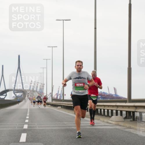 03.10.2025 - Köhlbrandbrückenlauf Matties Gatica Varas http://msf.ph/oto/9174369 03.10.2025 15:41:18 Position 3 7809 meine-sportfotos.de
