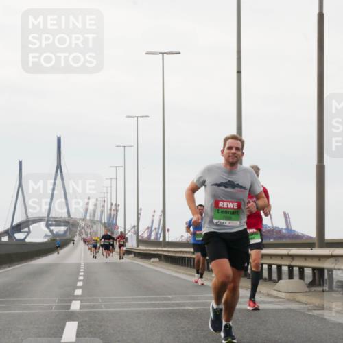 03.10.2025 - Köhlbrandbrückenlauf Matties Gatica Varas http://msf.ph/oto/9174370 03.10.2025 15:41:18 Position 3 7809 meine-sportfotos.de
