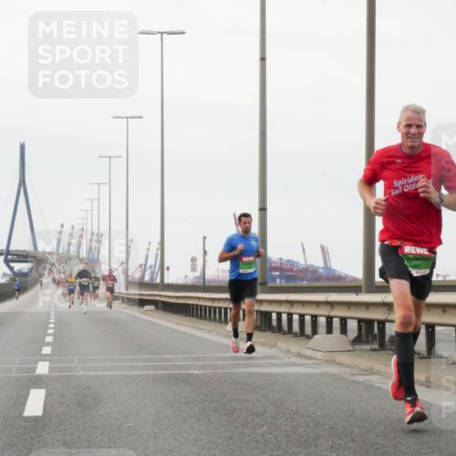 03.10.2025 - Köhlbrandbrückenlauf Matties Gatica Varas http://msf.ph/oto/9174372 03.10.2025 15:41:20 Position 3  meine-sportfotos.de