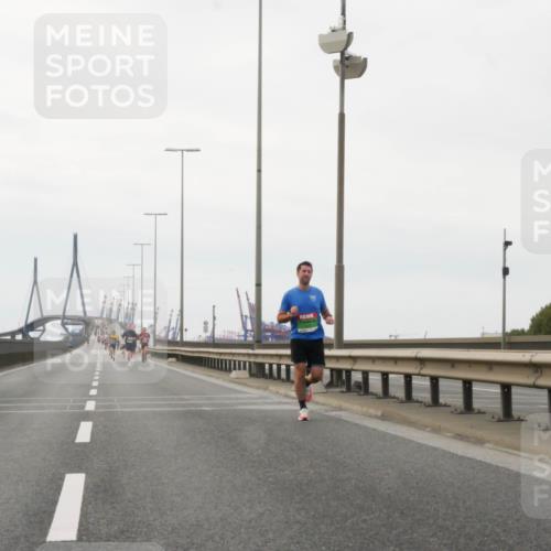 03.10.2025 - Köhlbrandbrückenlauf Matties Gatica Varas http://msf.ph/oto/9174376 03.10.2025 15:41:22 Position 3  meine-sportfotos.de