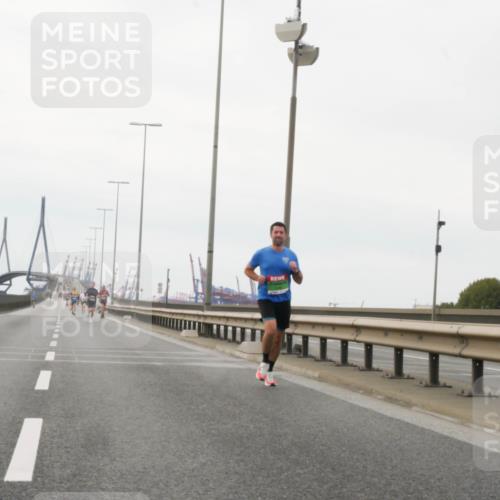 03.10.2025 - Köhlbrandbrückenlauf Matties Gatica Varas http://msf.ph/oto/9174377 03.10.2025 15:41:22 Position 3  meine-sportfotos.de