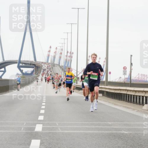 03.10.2025 - Köhlbrandbrückenlauf Matties Gatica Varas http://msf.ph/oto/9174380 03.10.2025 15:41:28 Position 3  meine-sportfotos.de