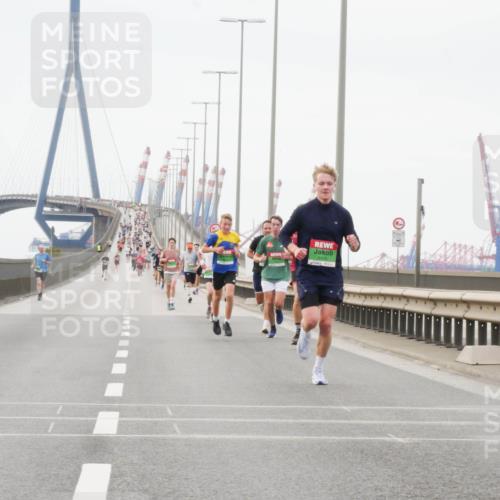 03.10.2025 - Köhlbrandbrückenlauf Matties Gatica Varas http://msf.ph/oto/9174382 03.10.2025 15:41:29 Position 3 8920, 12, 1 meine-sportfotos.de