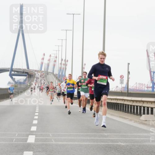 03.10.2025 - Köhlbrandbrückenlauf Matties Gatica Varas http://msf.ph/oto/9174383 03.10.2025 15:41:29 Position 3 8920, 12, 1 meine-sportfotos.de