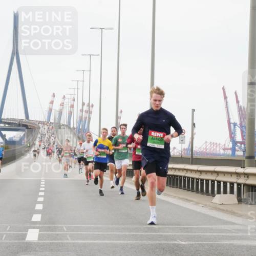 03.10.2025 - Köhlbrandbrückenlauf Matties Gatica Varas http://msf.ph/oto/9174384 03.10.2025 15:41:30 Position 3 8920 meine-sportfotos.de